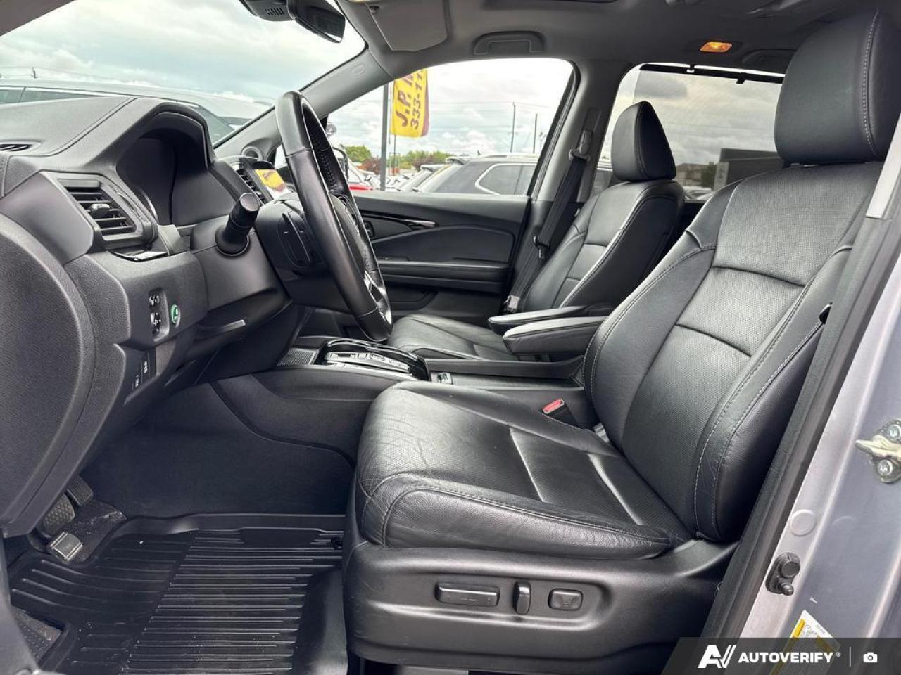 2020 Honda Pilot Touring 7P BACKUP CAM   BLUETOOTH   HTD & CLD SEAT Photo