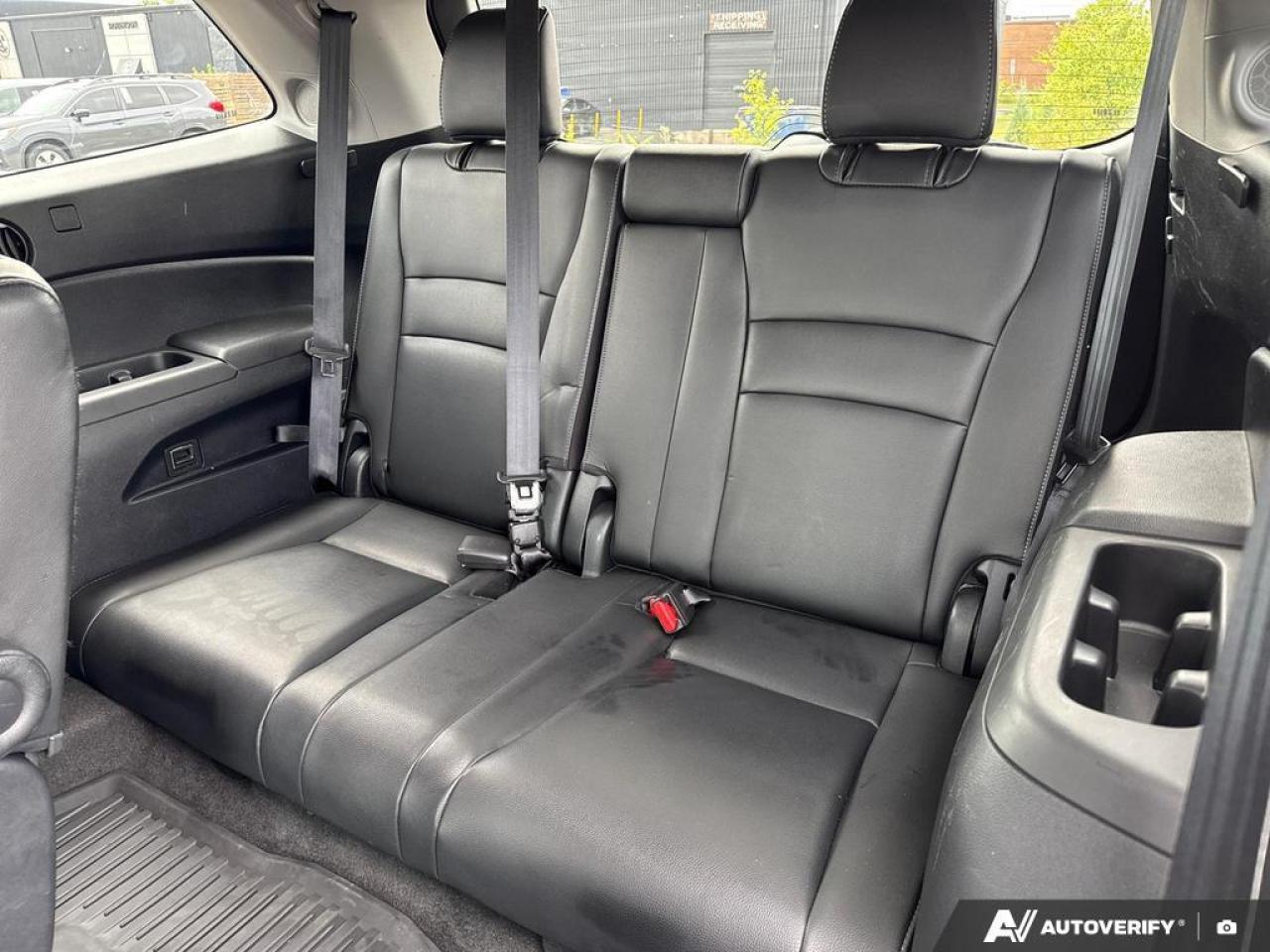 2020 Honda Pilot Touring 7P BACKUP CAM   BLUETOOTH   HTD & CLD SEAT Photo