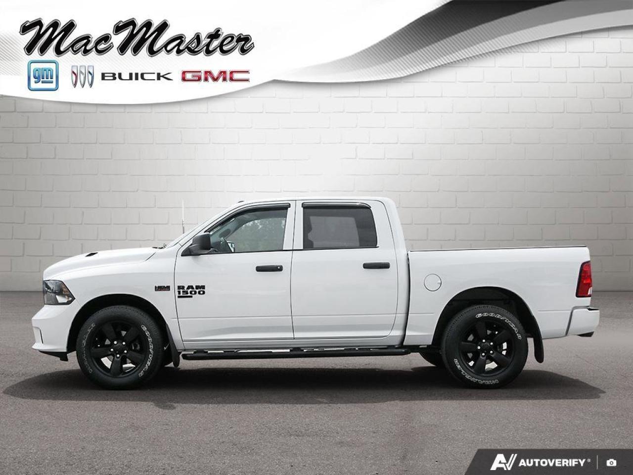 2022 RAM 1500 Classic ExpressBLACK EXPRESS, NIGHT, CREW, 4X4, HEMI, HEAT Photo2