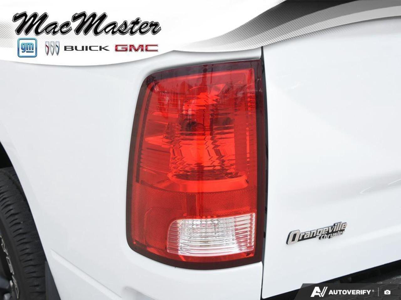 2022 RAM 1500 Classic ExpressBLACK EXPRESS, NIGHT, CREW, 4X4, HEMI, HEAT Photo