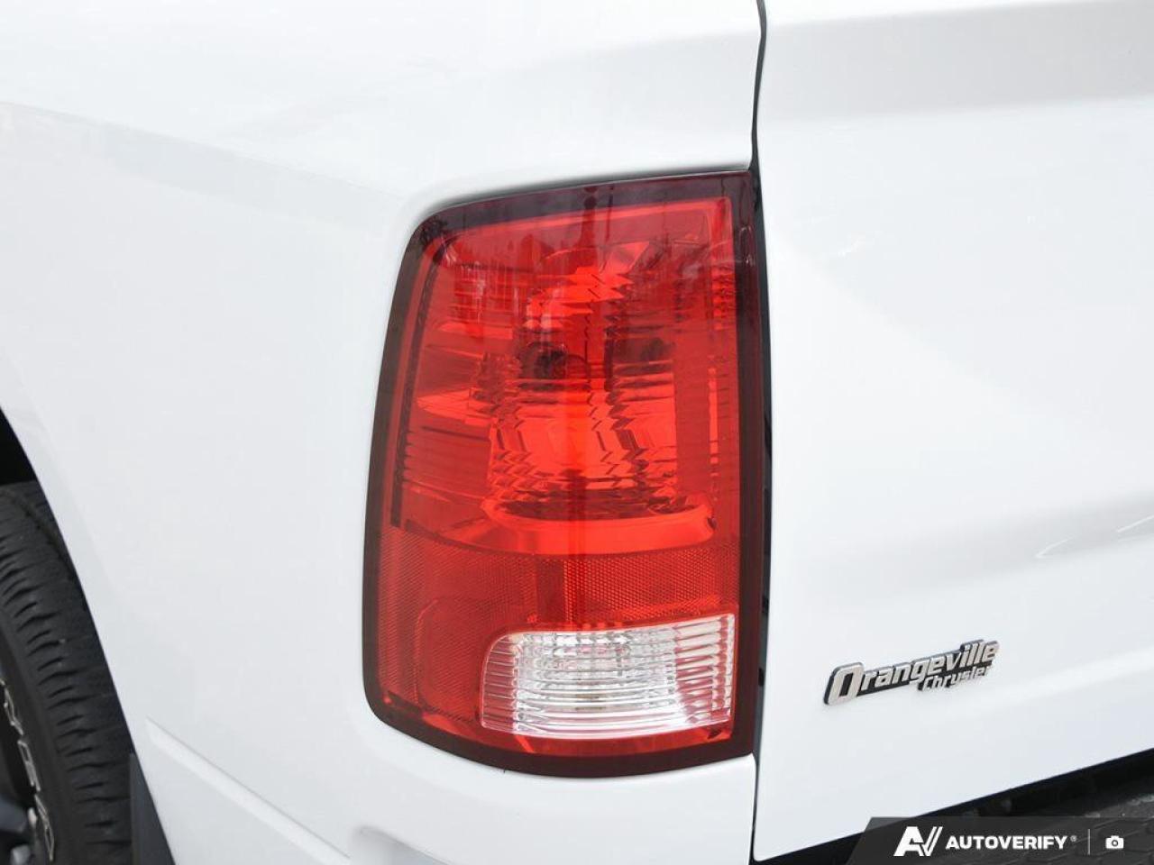 2022 RAM 1500 Classic ExpressBLACK EXPRESS, NIGHT, CREW, 4X4, HEMI, HEAT Photo