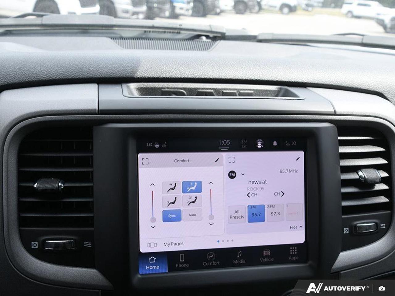 2022 RAM 1500 Classic ExpressBLACK EXPRESS, NIGHT, CREW, 4X4, HEMI, HEAT Photo