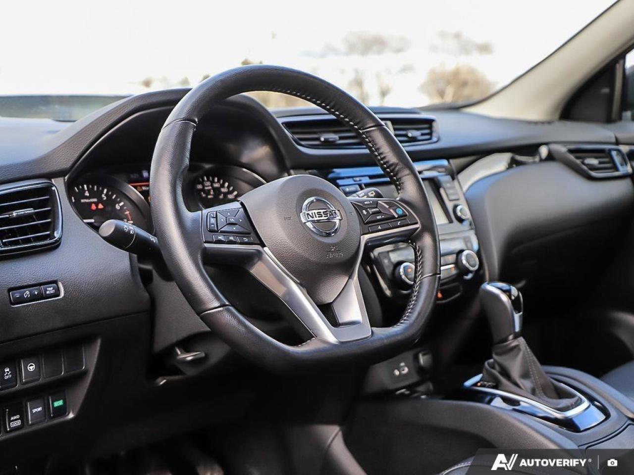 2022 Nissan Qashqai SVACCIDENT-FREE, SUNROOF, BACKUP CAM, HTD SEATS, C Photo