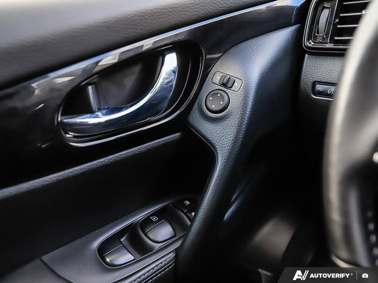 2022 Nissan Qashqai SVACCIDENT-FREE, SUNROOF, BACKUP CAM, HTD SEATS, C Photo