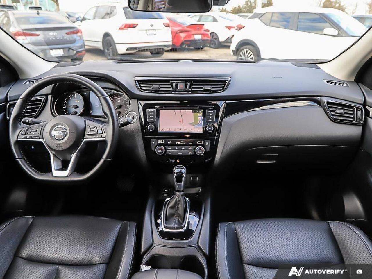 2022 Nissan Qashqai SVACCIDENT-FREE, SUNROOF, BACKUP CAM, HTD SEATS, C Photo