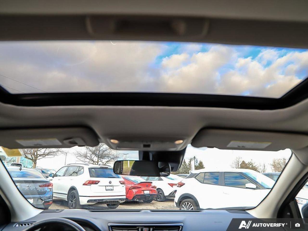 2022 Nissan Qashqai SVACCIDENT-FREE, SUNROOF, BACKUP CAM, HTD SEATS, C Photo