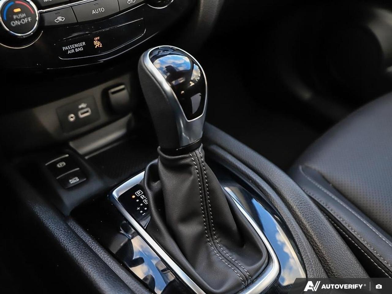 2022 Nissan Qashqai SVACCIDENT-FREE, SUNROOF, BACKUP CAM, HTD SEATS, C Photo