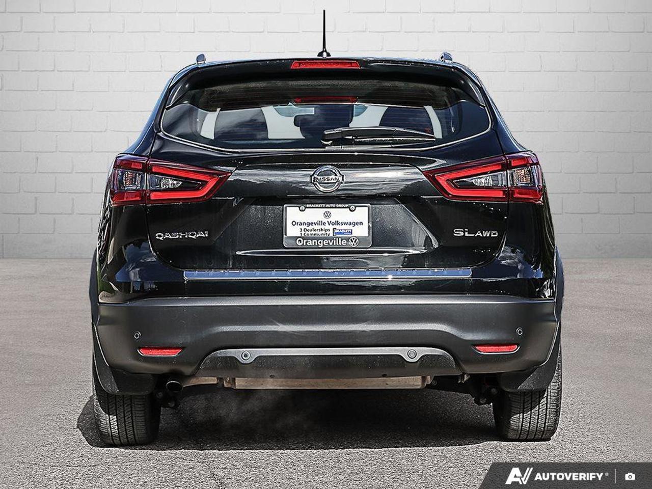 2022 Nissan Qashqai SVACCIDENT-FREE, SUNROOF, BACKUP CAM, HTD SEATS, C Photo