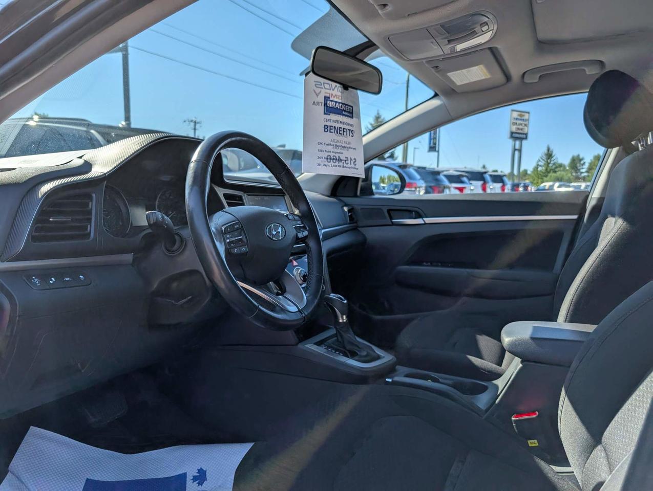 2020 Hyundai Elantra Preferred w/Sun & Safety Package  PREFERRED TRIM Photo4