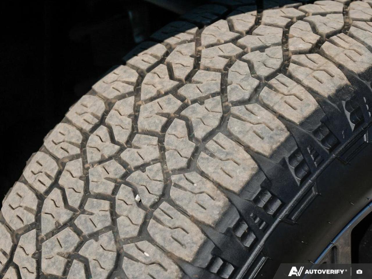 2021 GMC Sierra 1500 AT4AT4 CARBONPRO, CREW, 4X4, 6.2L, LOADED, 1-OWNER Photo