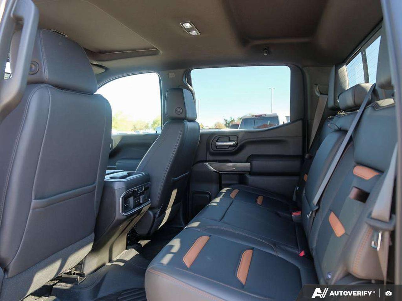 2021 GMC Sierra 1500 AT4 CARBONPRO, CREW, 4X4, 6.2L, LOADED, 1-OWNER! Photo