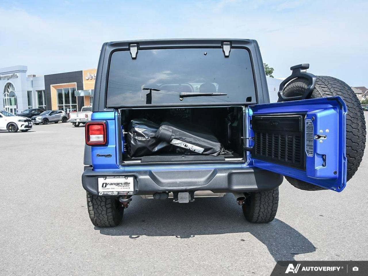 2022 Jeep Wrangler Unlimited WillysWILLYS, V6, 4X4, NAV, HTD CLOTH, L Photo