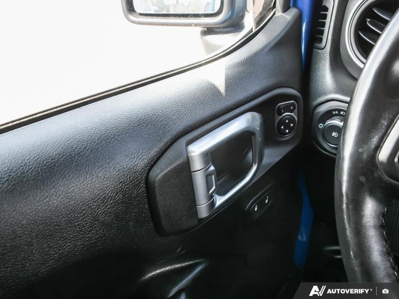 2022 Jeep Wrangler Unlimited WillysWILLYS, V6, 4X4, NAV, HTD CLOTH, L Photo