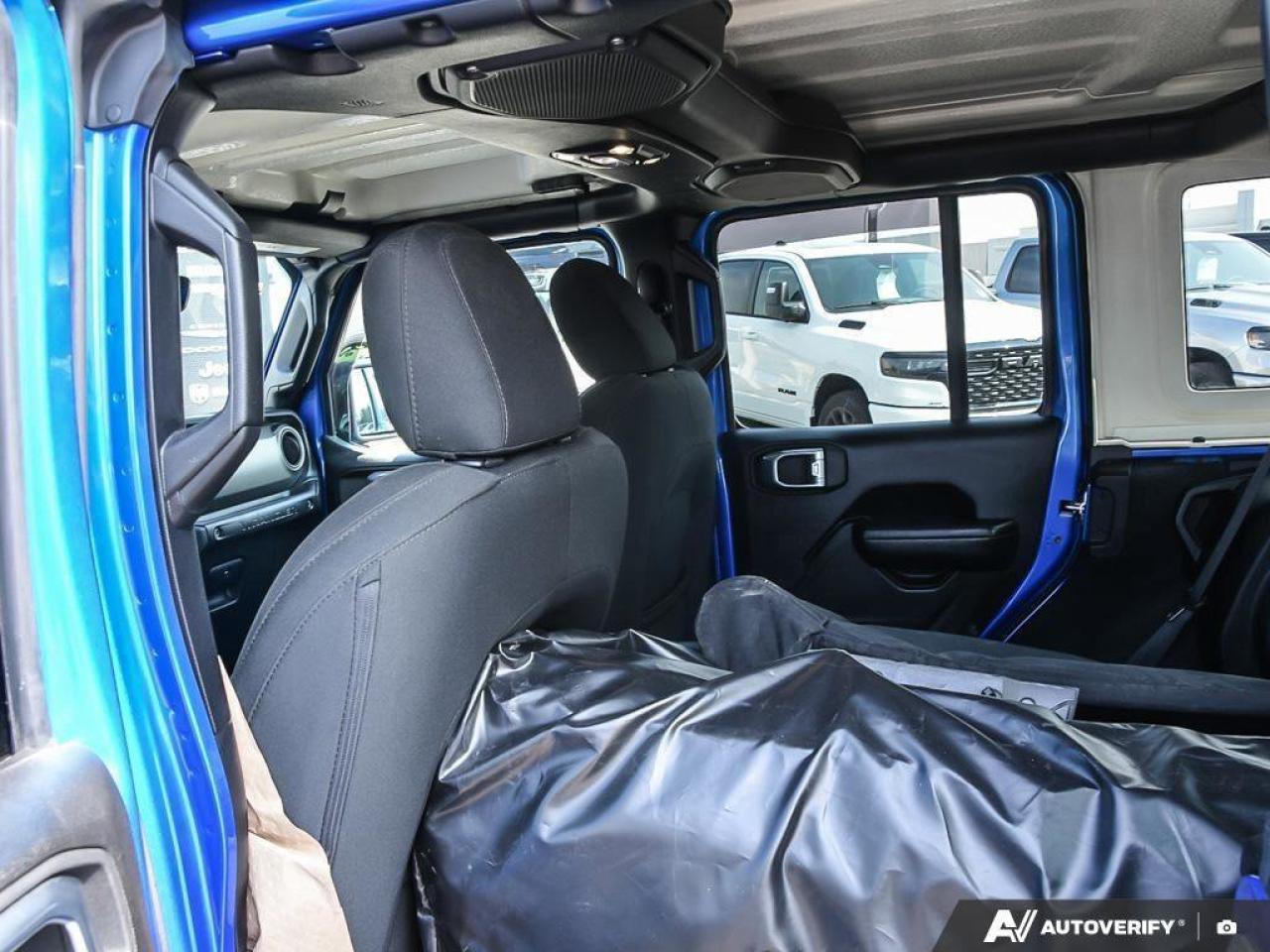 2022 Jeep Wrangler Unlimited WillysWILLYS, V6, 4X4, NAV, HTD CLOTH, L Photo