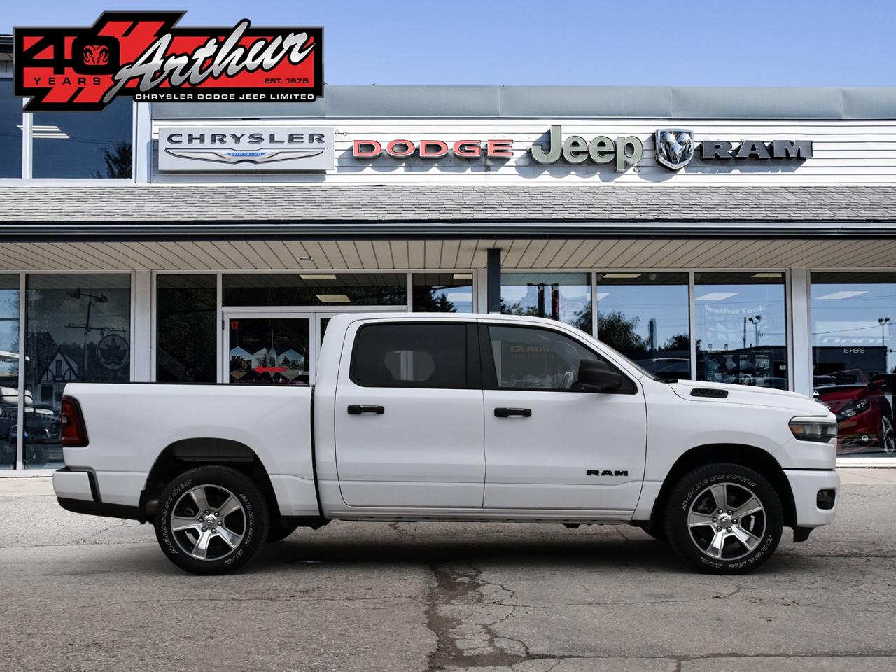 2025 RAM 1500 TRADESMAN SPORT CREW 4X4 Photo2