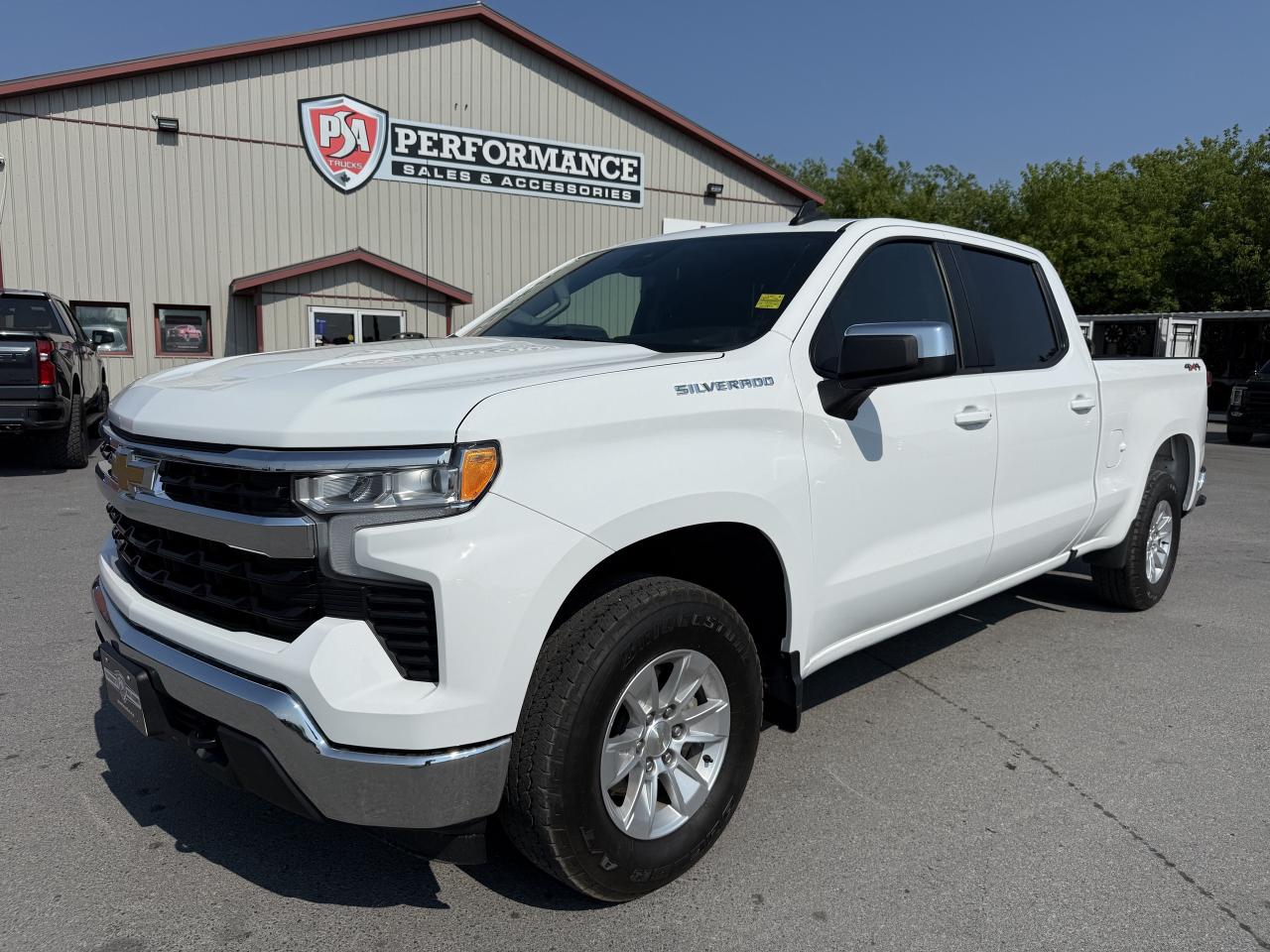 2023 Chevrolet Silverado 1500 LT CREW S/B Photo0