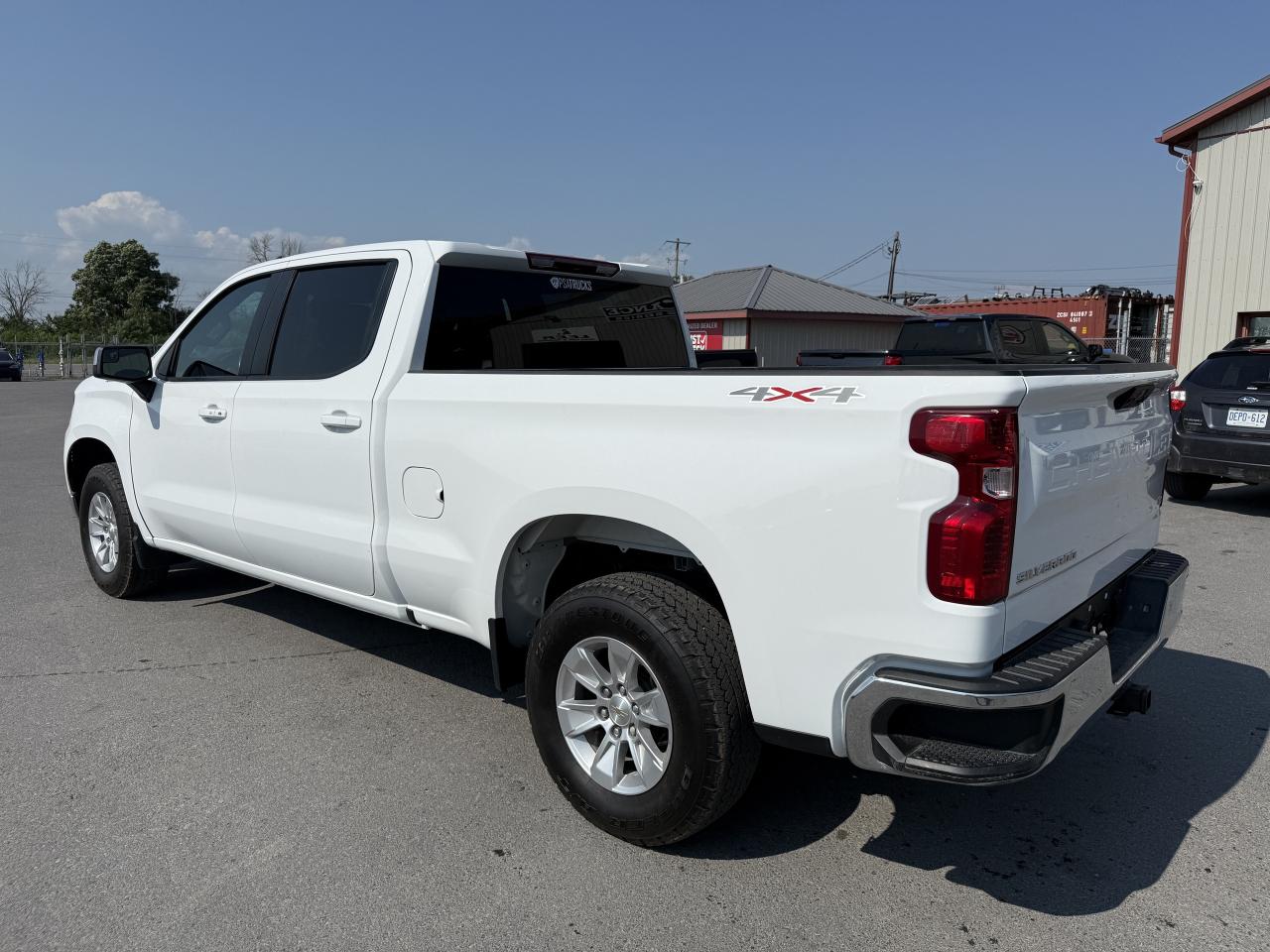 2023 Chevrolet Silverado 1500 LT CREW S/B Photo4