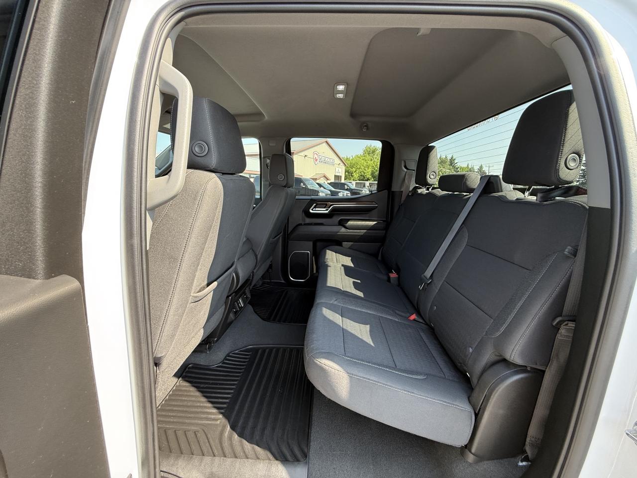 2023 Chevrolet Silverado 1500 LT CREW S/B Photo