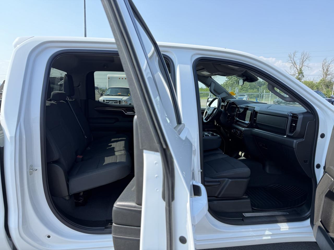 2023 Chevrolet Silverado 1500 LT CREW S/B Photo