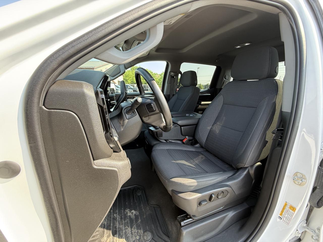 2023 Chevrolet Silverado 1500 LT CREW S/B Photo