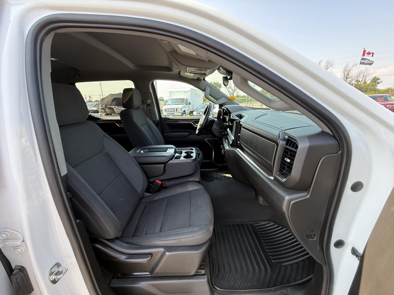 2023 Chevrolet Silverado 1500 LT CREW S/B Photo