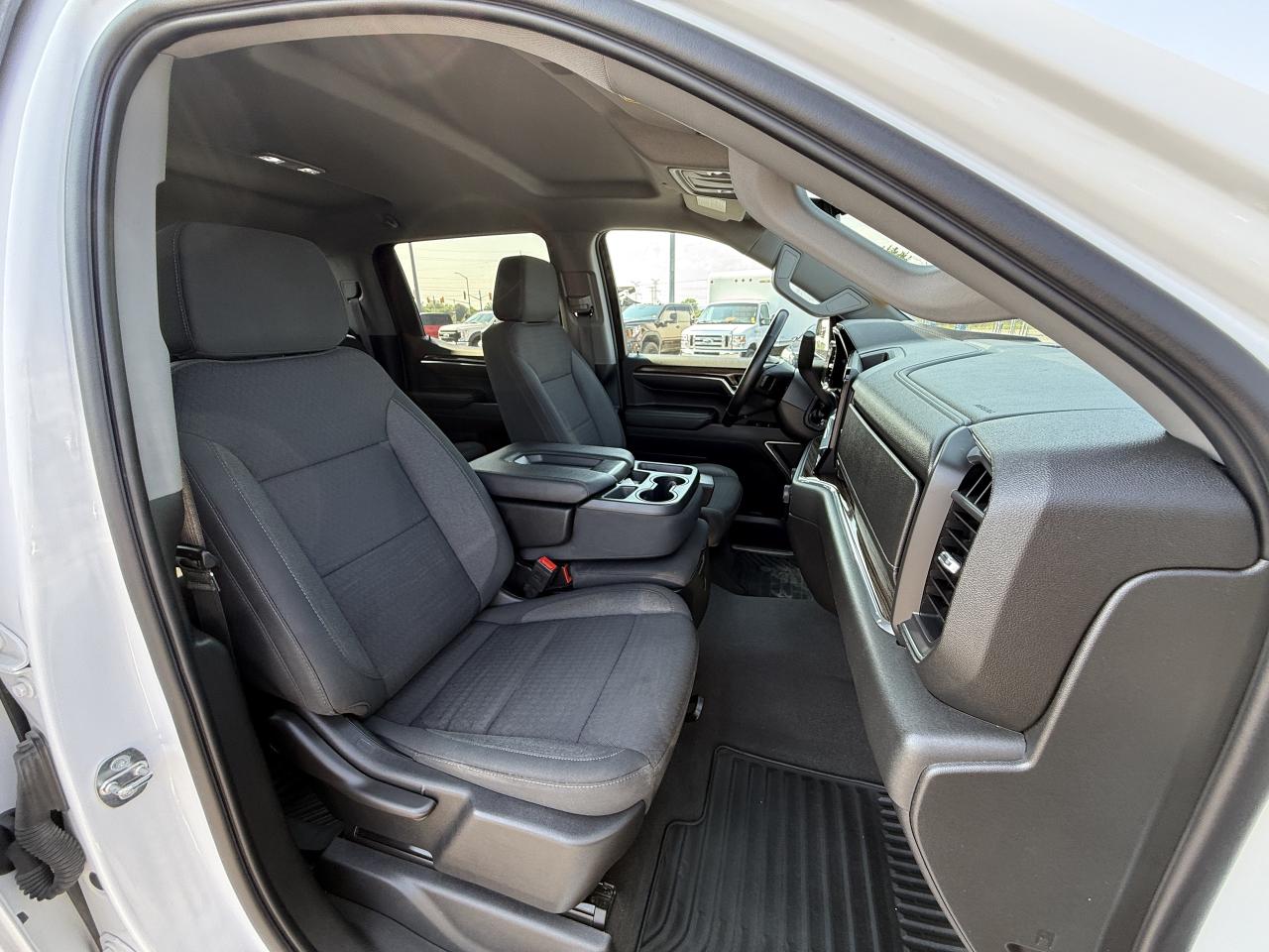 2023 Chevrolet Silverado 1500 LT CREW S/B Photo