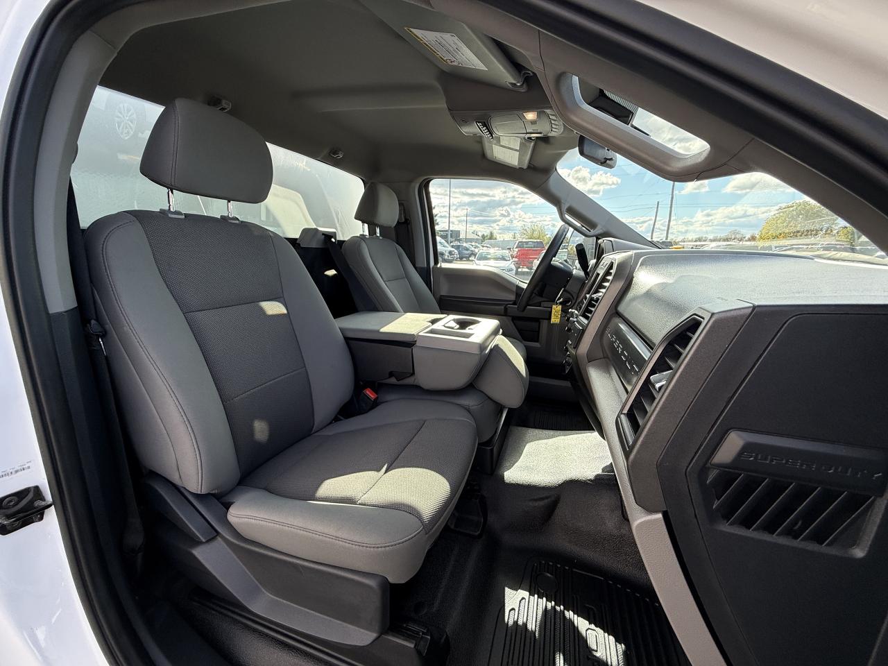 2022 Ford F-450 SUPER DUTY XL 2WD Reg Cab 145  WB 60  CA Photo