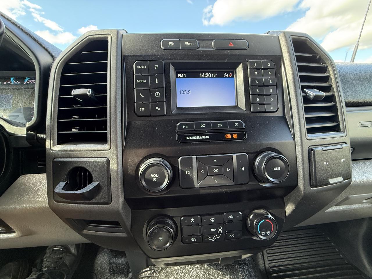 2022 Ford F-450 SUPER DUTY XL 2WD Reg Cab 145  WB 60  CA Photo