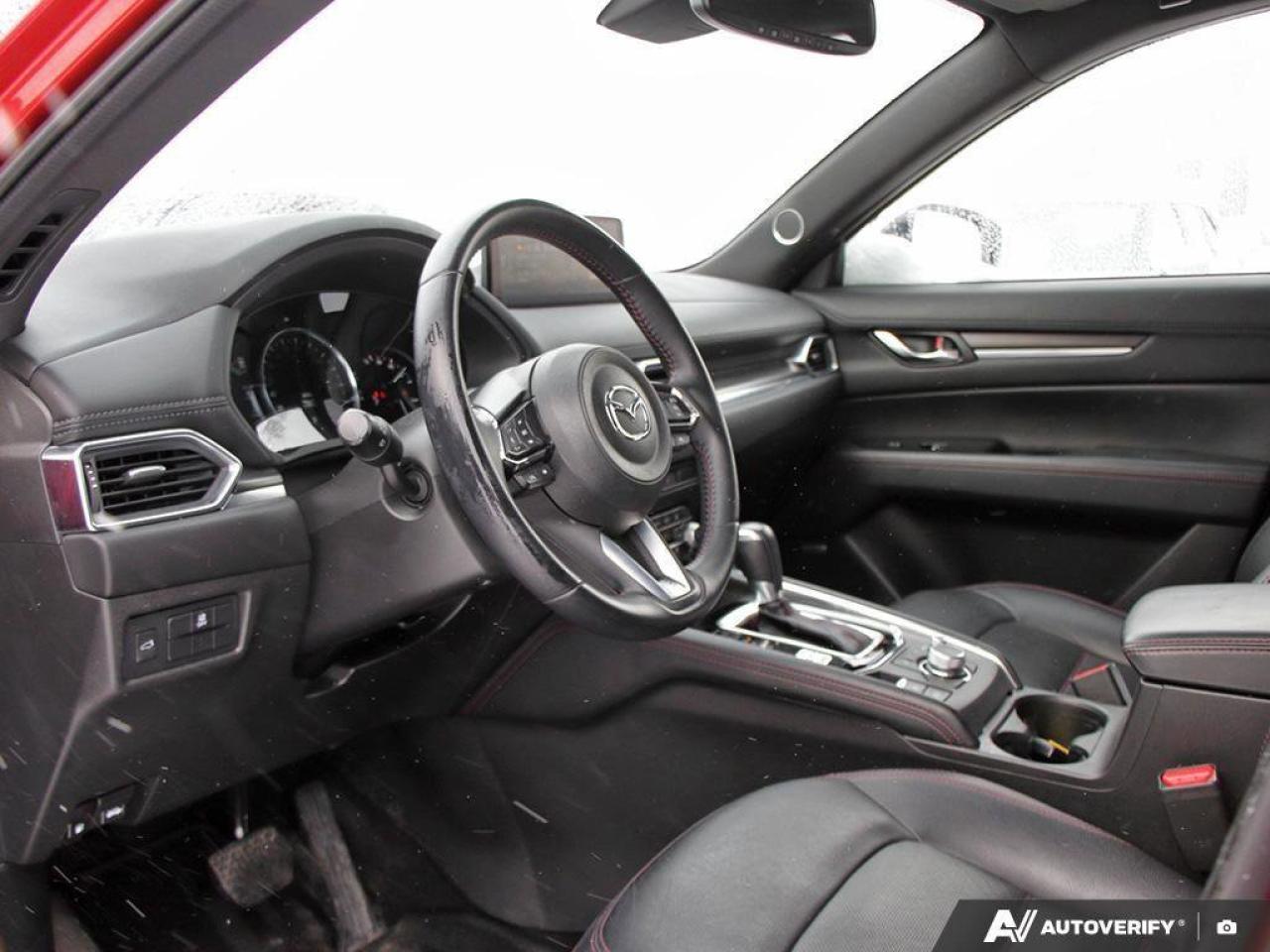 2023 Mazda CX-5 Sport DesignPOWER TAILGATE, SUNROOF, NAV, CARPLAY, Photo