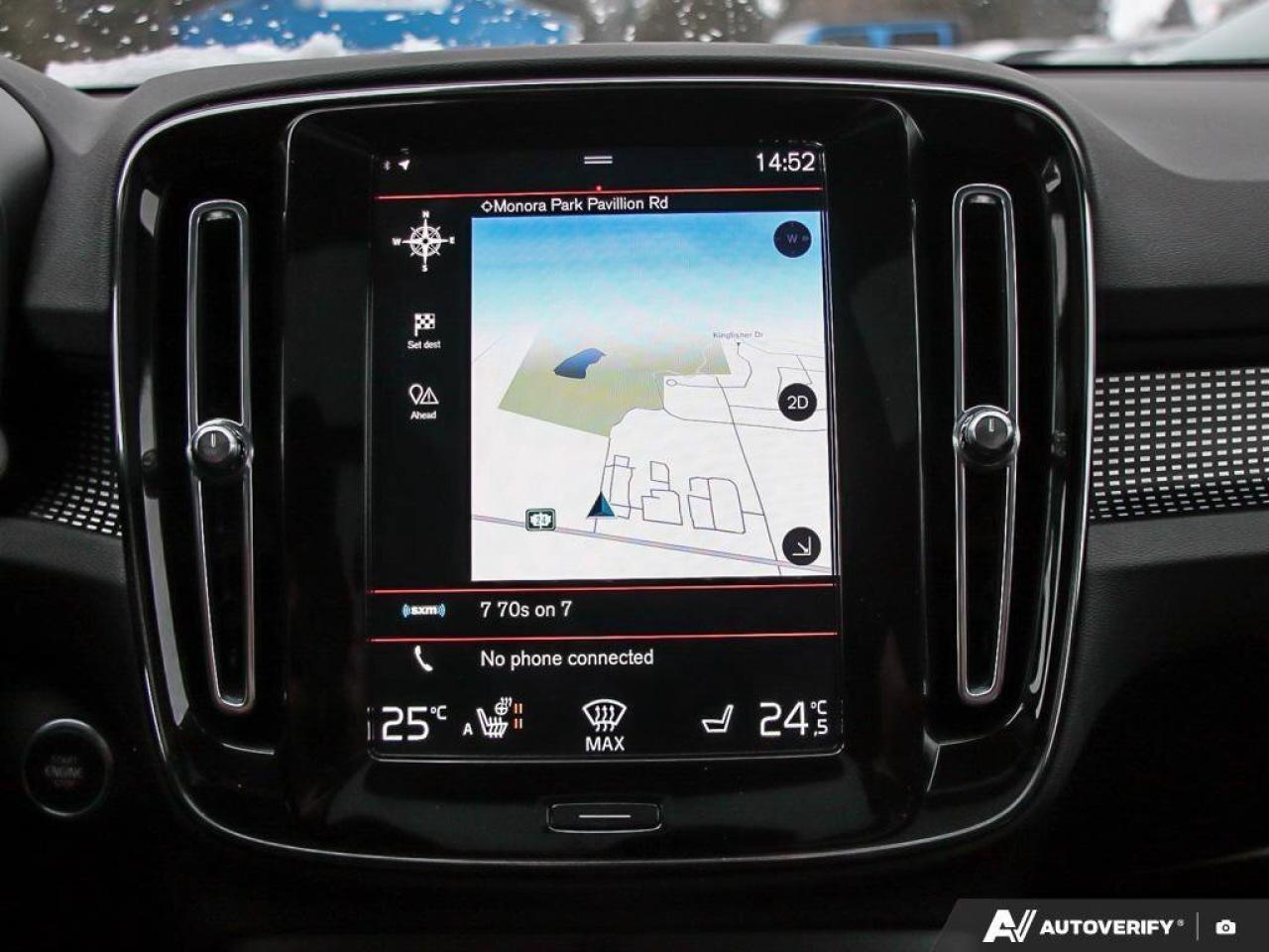 2022 Volvo XC40 R-DesignACCIDENT-FREE, AWD, POWER TAILGATE, SUNROO Photo