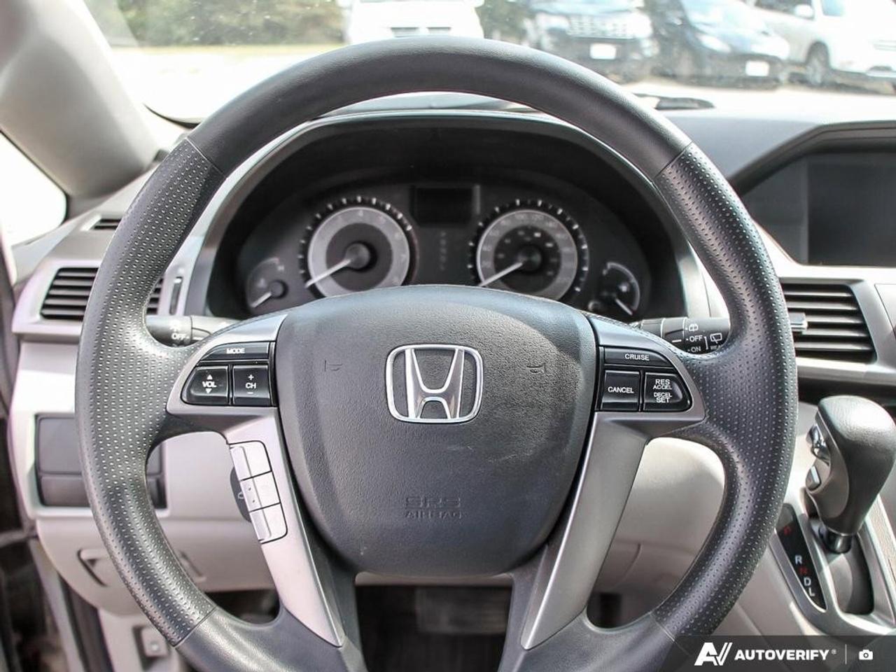 2015 Honda Odyssey SEAS-TRADED, BACKUP CAM, BLUETOOTH, TRI-ZONE CLIMA Photo