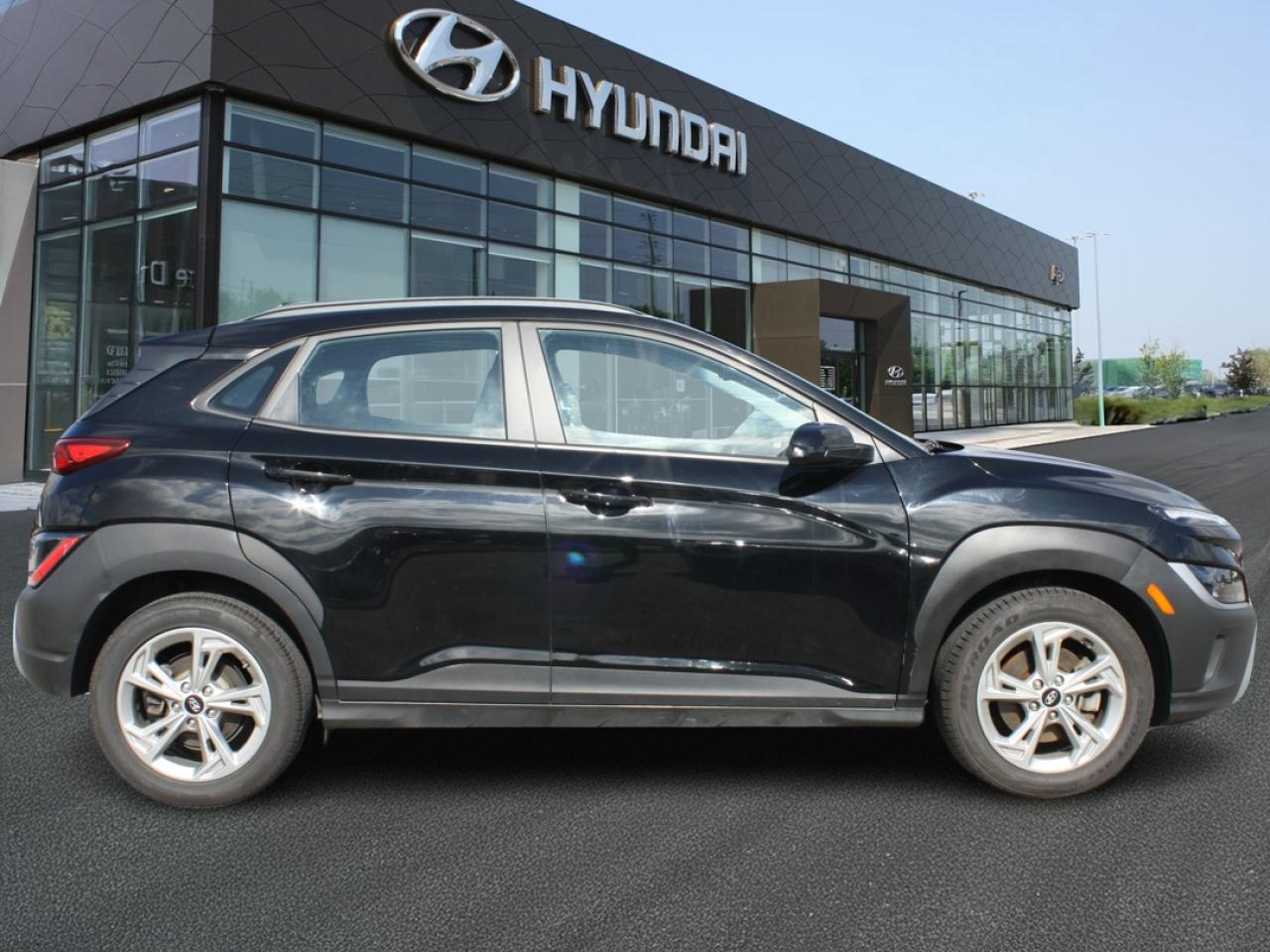 2022 Hyundai KONA Preferred AWD / Heated Seats / Sunroof / Bluetooth Photo