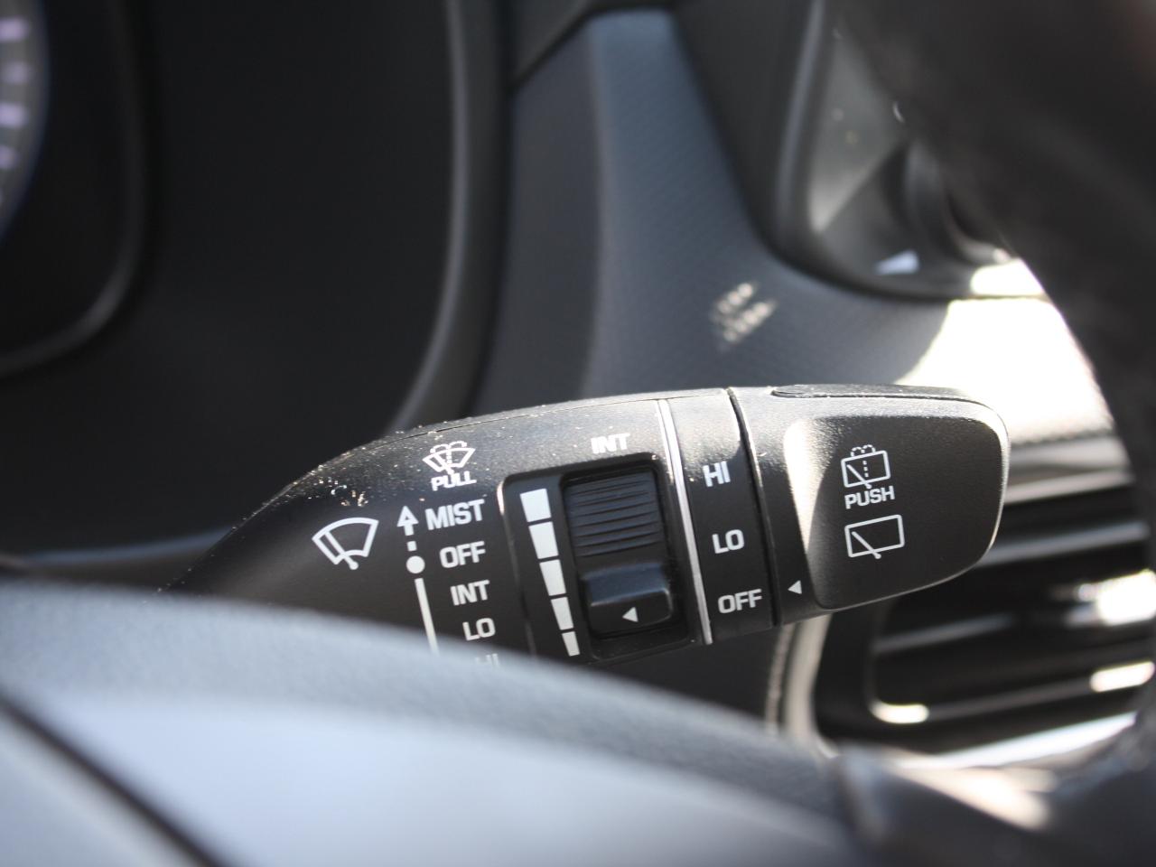 2022 Hyundai KONA Preferred AWD / Heated Seats / Sunroof / Bluetooth Photo