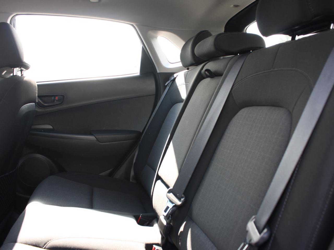 2022 Hyundai KONA Preferred AWD / Heated Seats / Sunroof / Bluetooth Photo