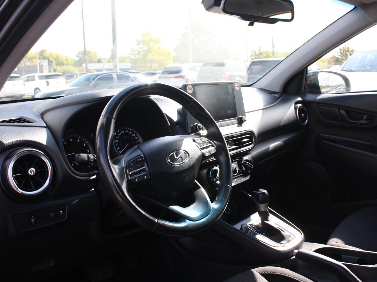 2022 Hyundai KONA Preferred AWD / Heated Seats / Sunroof / Bluetooth Photo