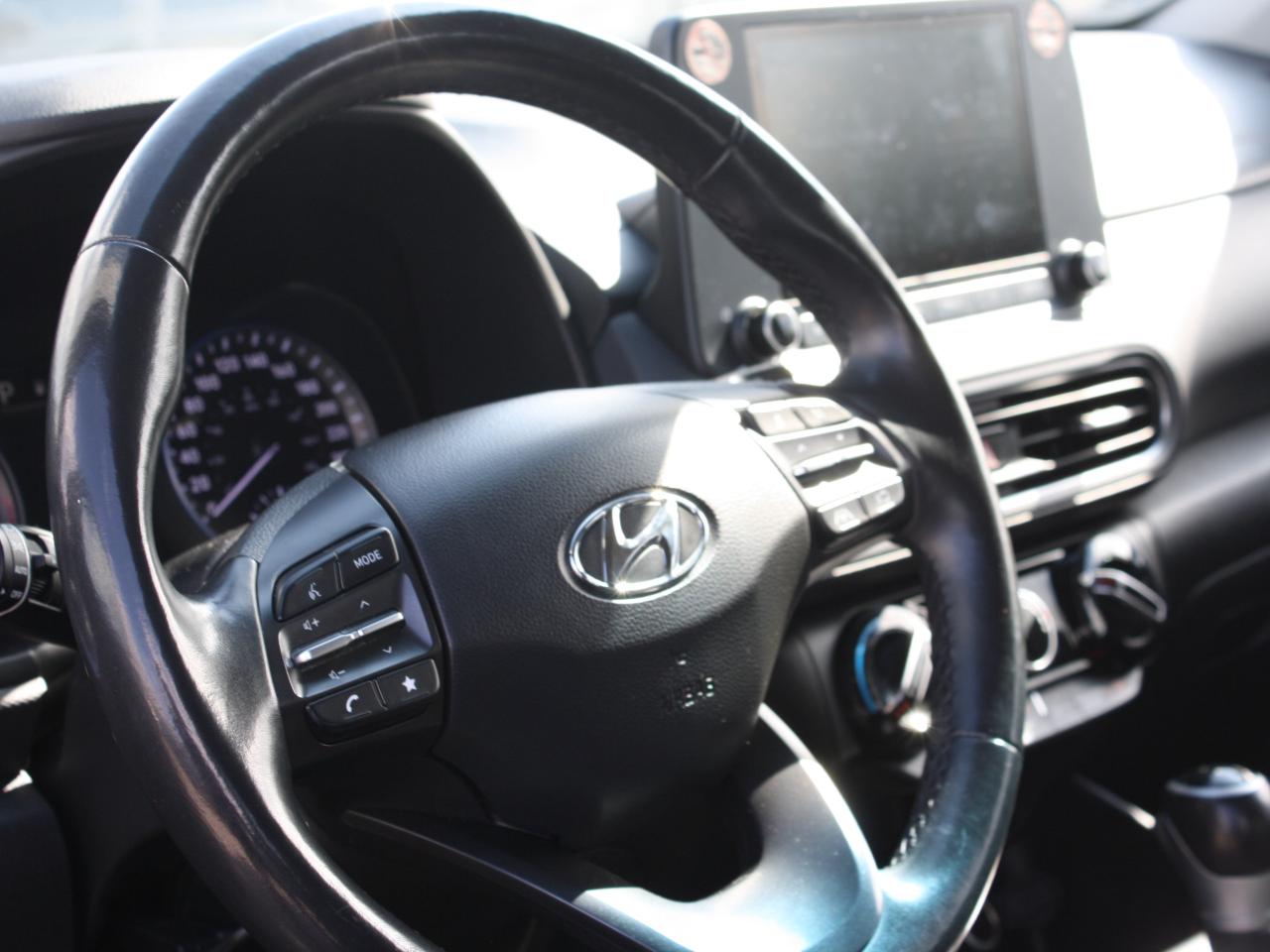 2022 Hyundai KONA Preferred AWD / Heated Seats / Sunroof / Bluetooth Photo