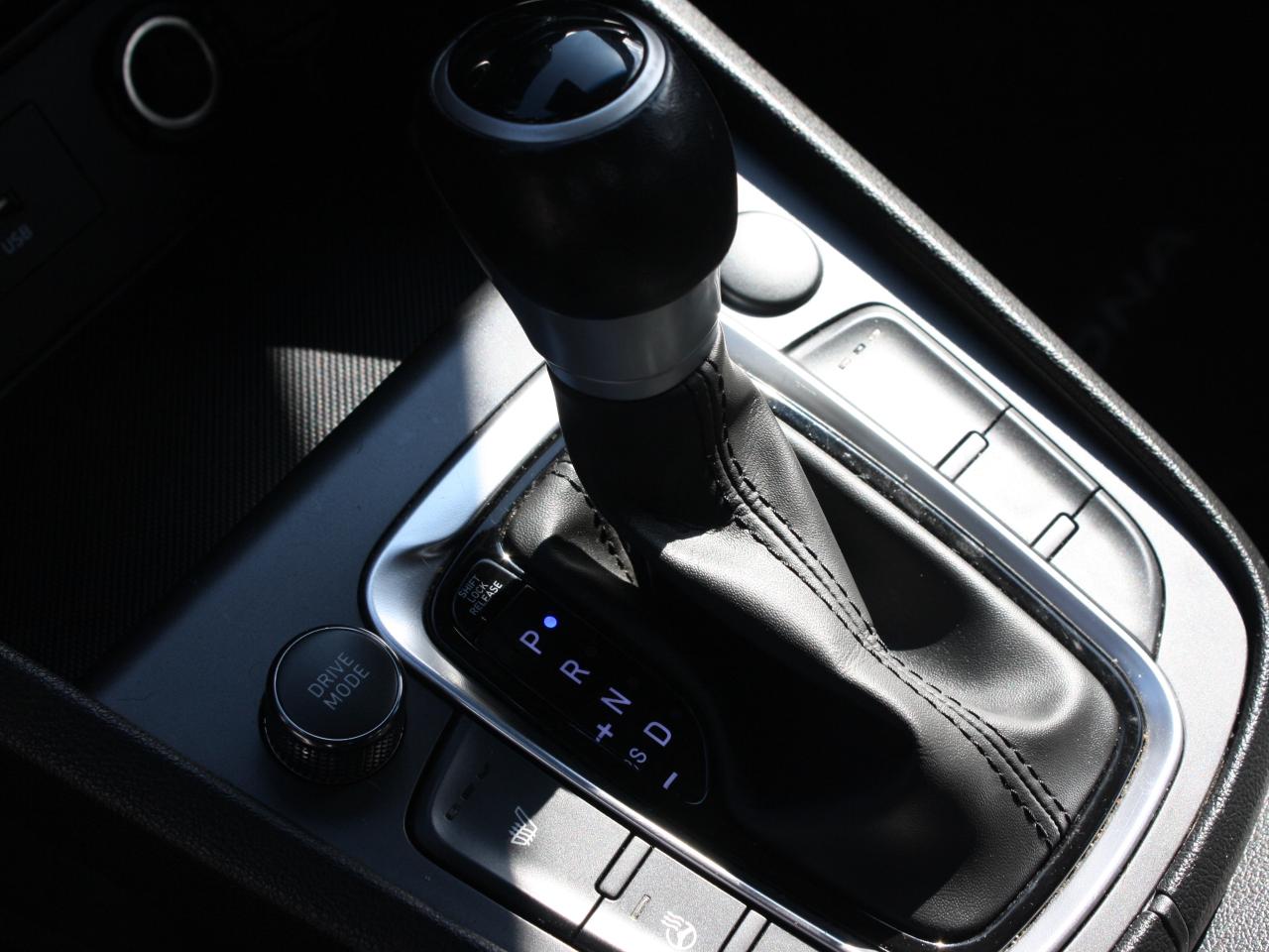 2022 Hyundai KONA Preferred AWD / Heated Seats / Sunroof / Bluetooth Photo