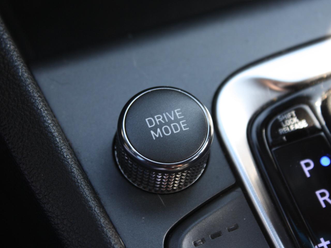 2022 Hyundai KONA Preferred AWD / Heated Seats / Sunroof / Bluetooth Photo