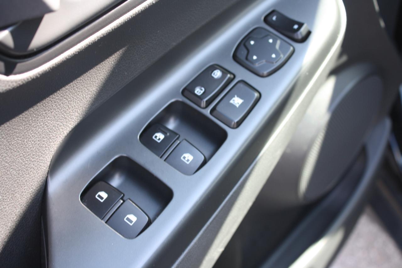 2022 Hyundai KONA Preferred AWD / Heated Seats / Sunroof / Bluetooth Photo