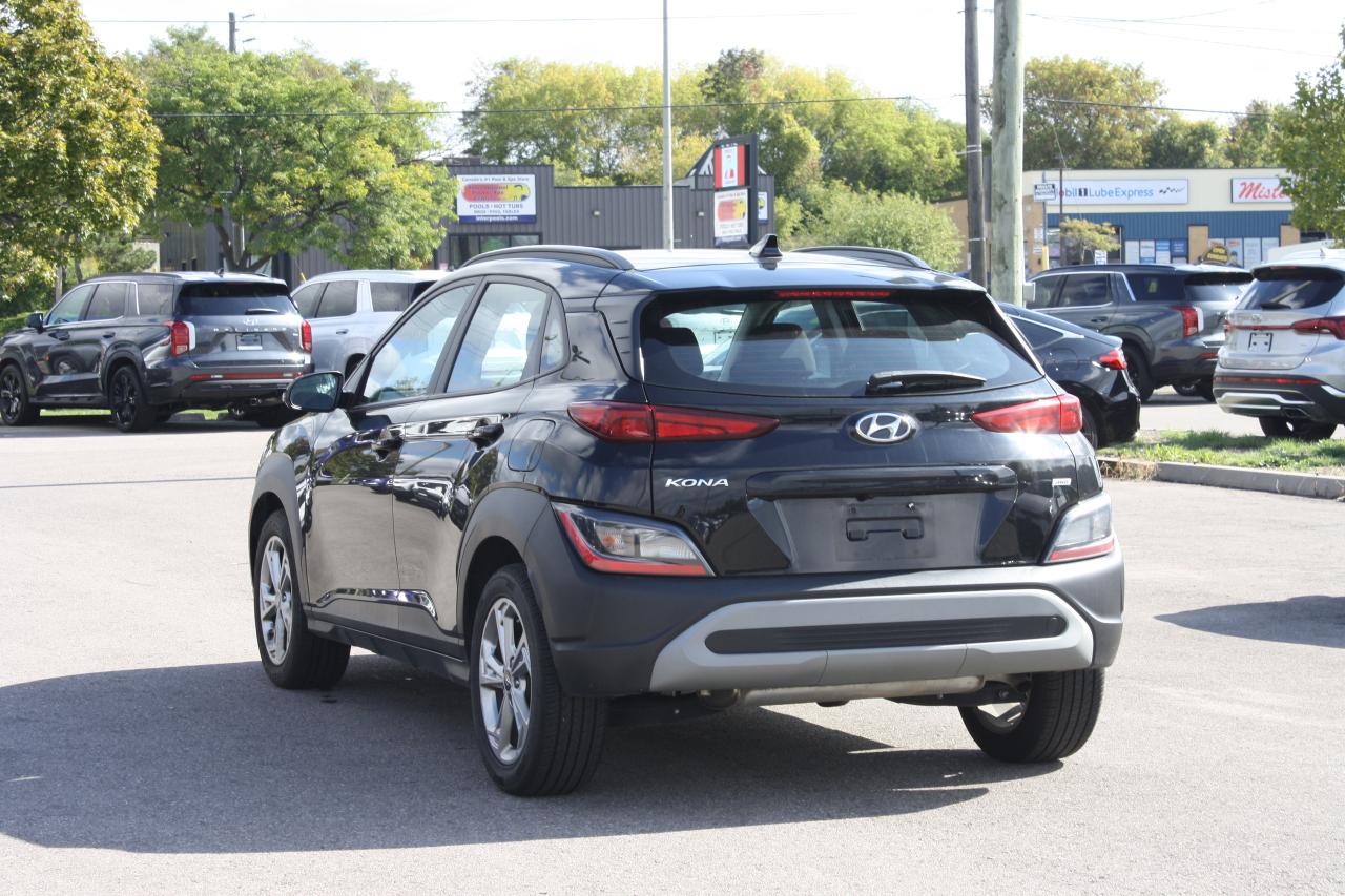 2022 Hyundai KONA Preferred AWD / Heated Seats / Sunroof / Bluetooth Photo