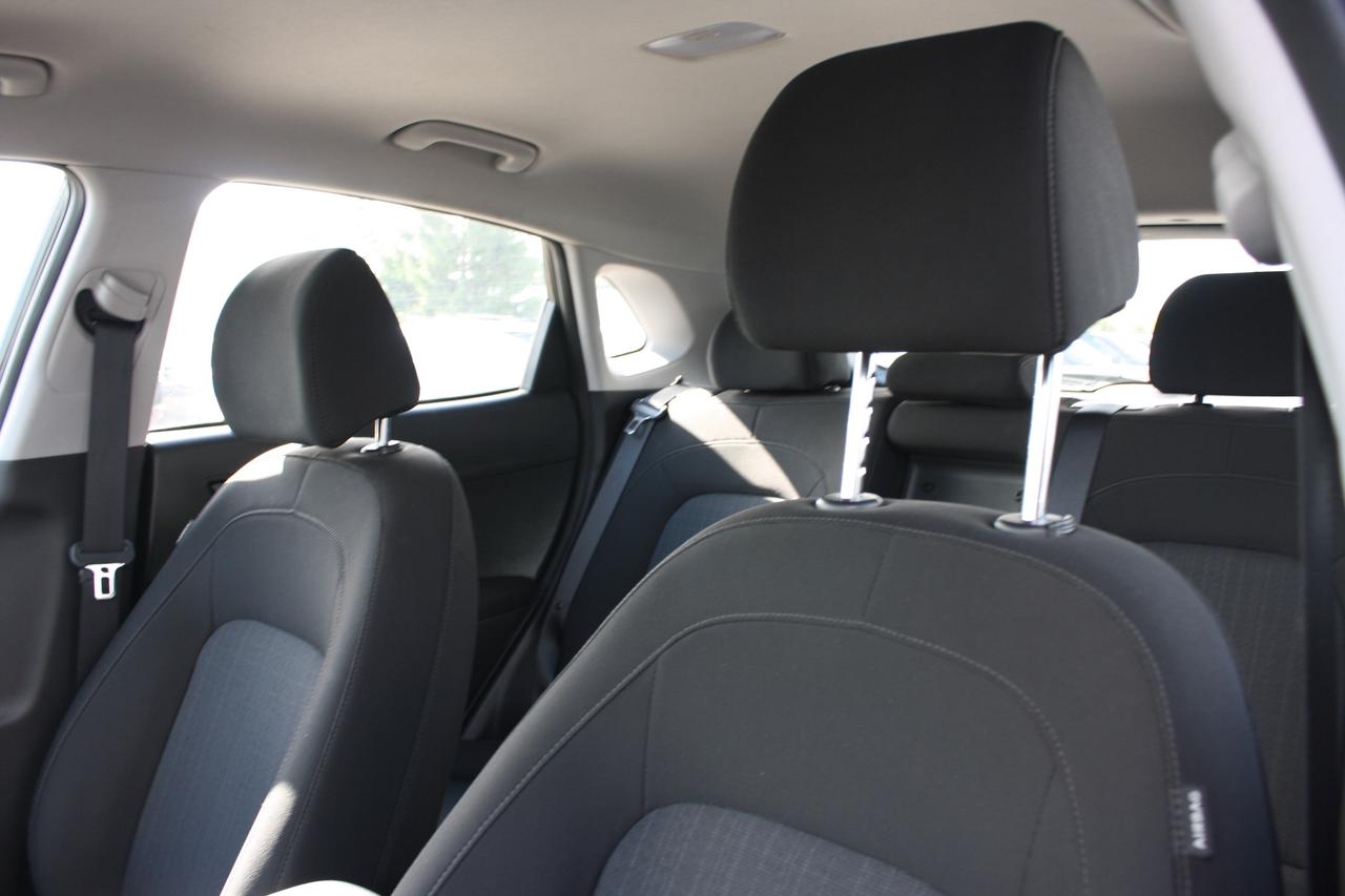 2022 Hyundai KONA Preferred AWD / Heated Seats / Sunroof / Bluetooth Photo