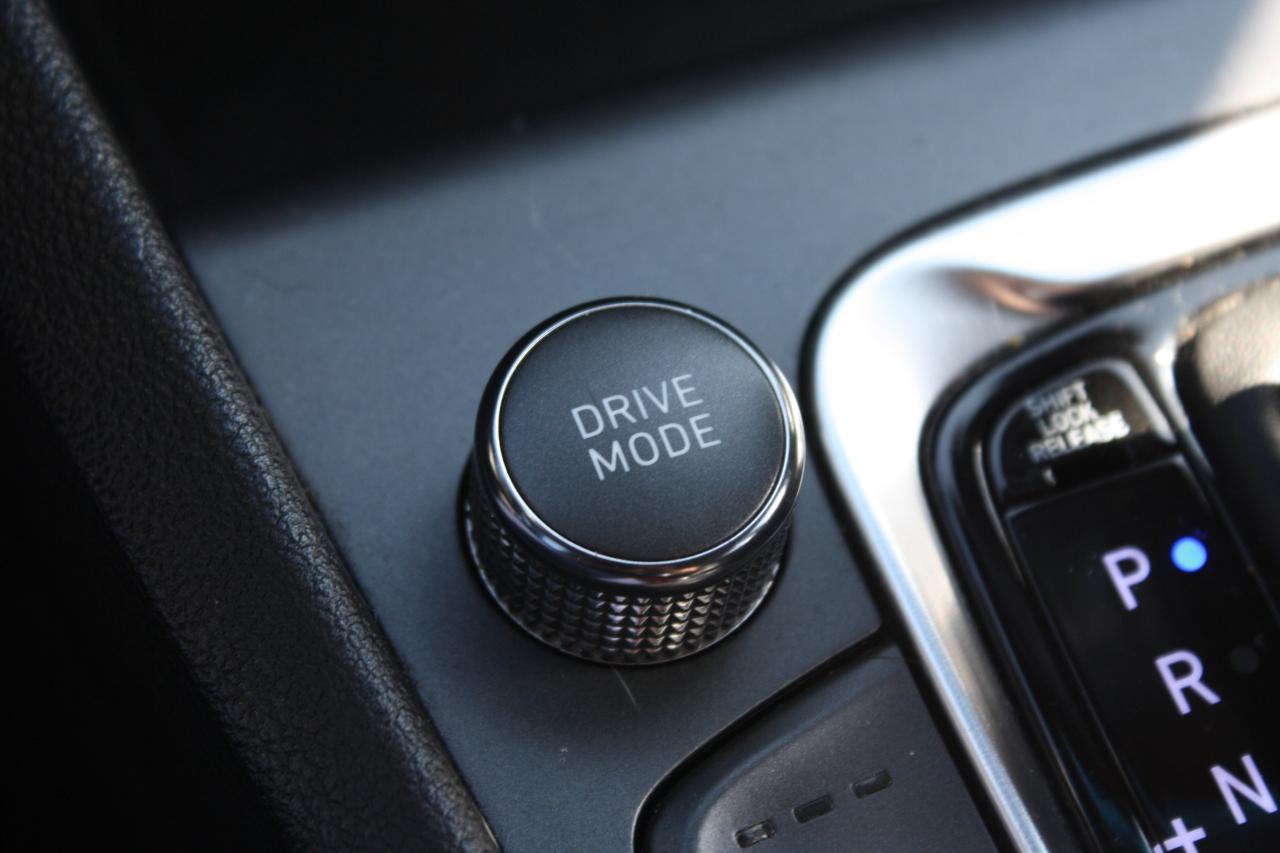 2022 Hyundai KONA Preferred AWD / Heated Seats / Sunroof / Bluetooth Photo