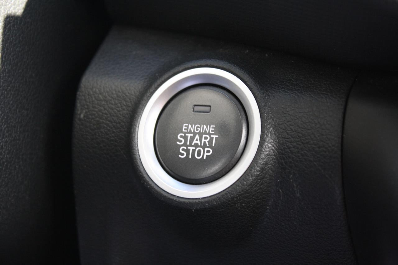 2022 Hyundai KONA Preferred AWD / Heated Seats / Sunroof / Bluetooth Photo