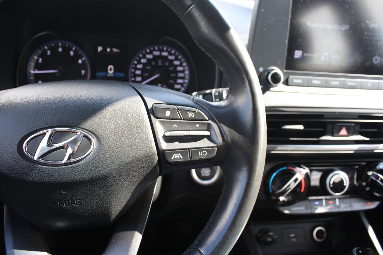 2022 Hyundai KONA Preferred AWD / Heated Seats / Sunroof / Bluetooth Photo