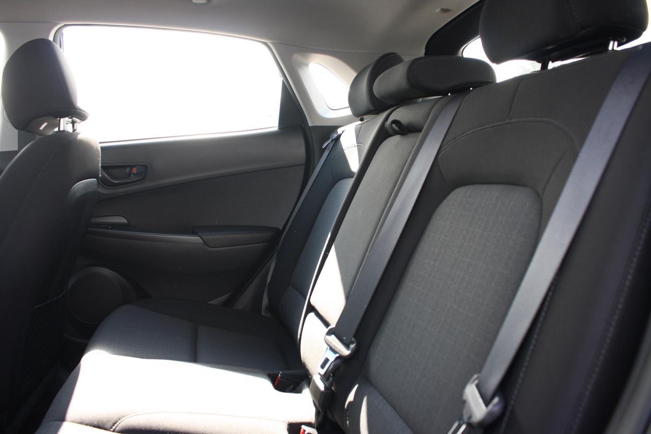 2022 Hyundai KONA Preferred AWD / Heated Seats / Sunroof / Bluetooth Photo