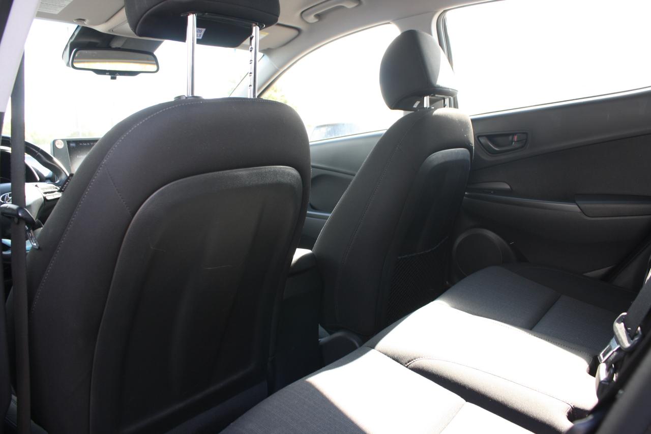 2022 Hyundai KONA Preferred AWD / Heated Seats / Sunroof / Bluetooth Photo