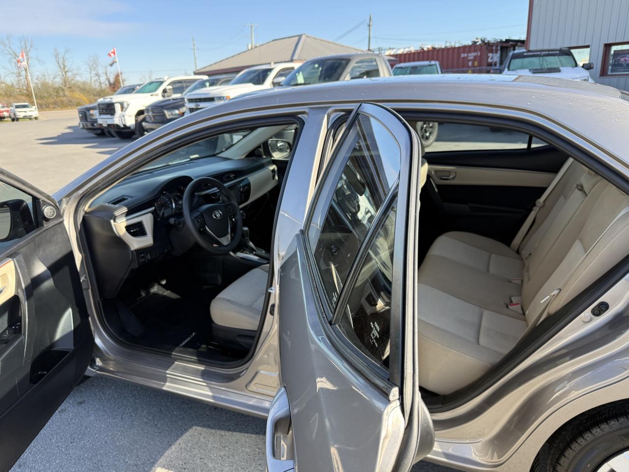 2016 Toyota Corolla 4dr Sdn CVT LE Photo