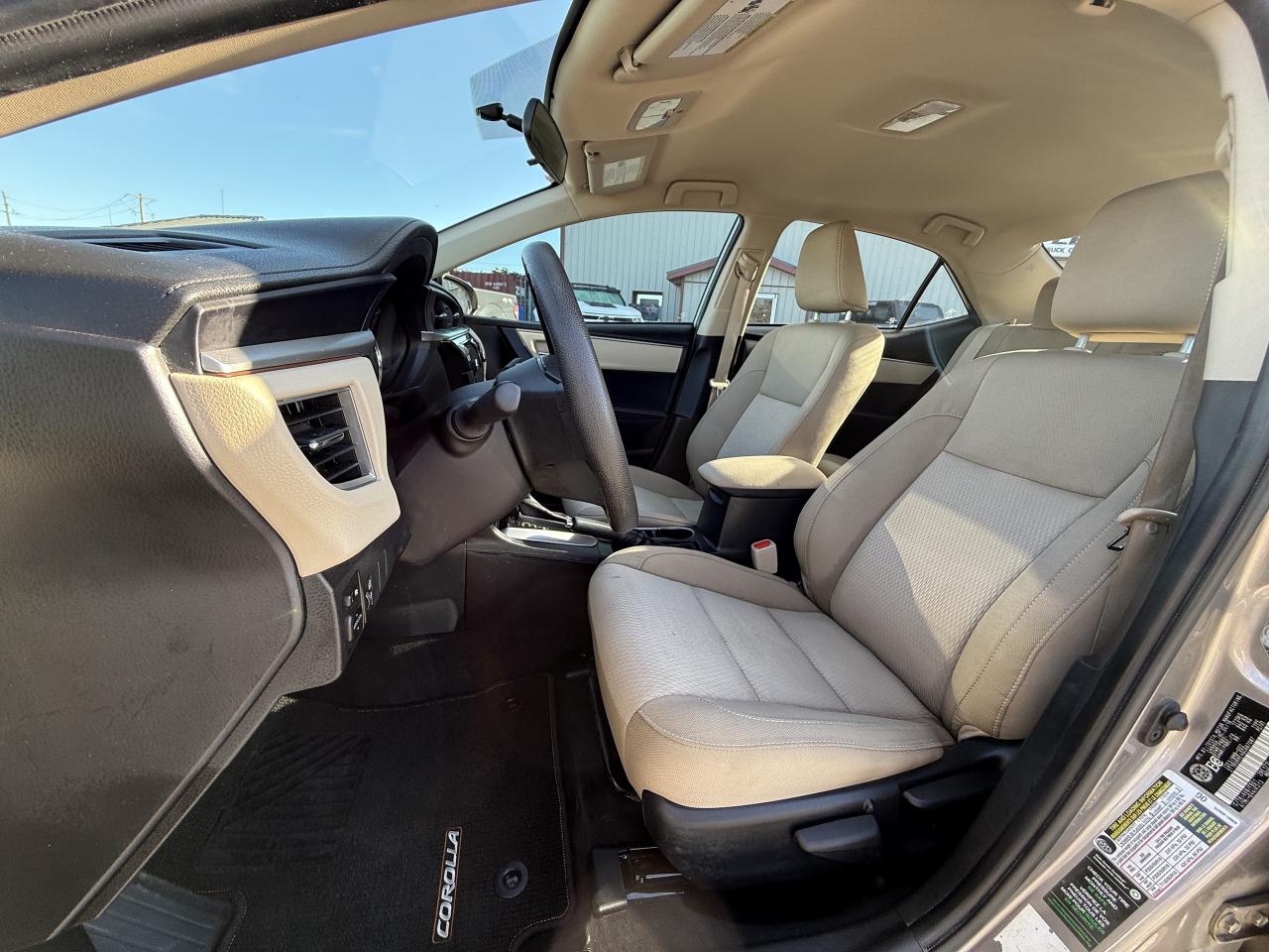 2016 Toyota Corolla 4dr Sdn CVT LE Photo