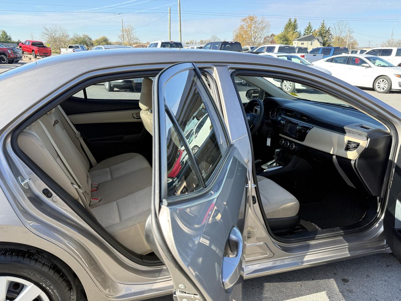 2016 Toyota Corolla 4dr Sdn CVT LE Photo