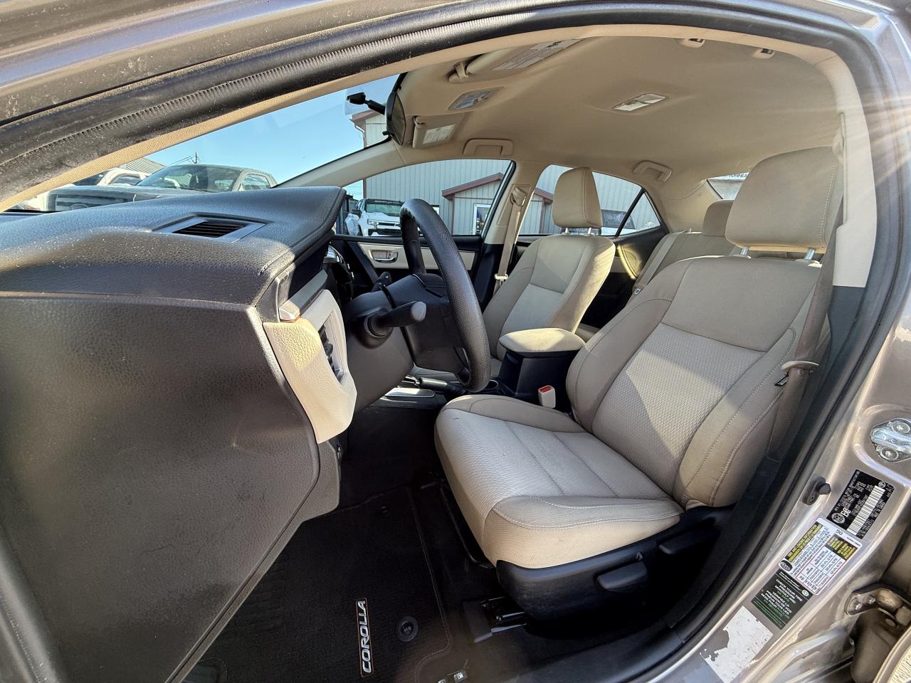 2016 Toyota Corolla 4dr Sdn CVT LE Photo